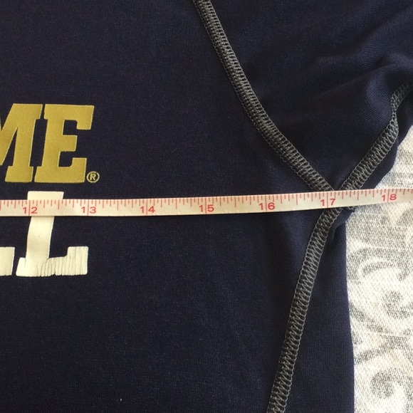 🏈Norte Dame Football shirt. Size M 10/12 youth - Picture 3 of 7